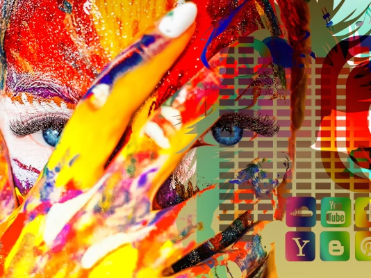 Immagine di fantasia con un volto di ragazza e i simboli dei social network in un tripudio di colori.  Ti accompagniamo nella comunicazione del tuo lavoro